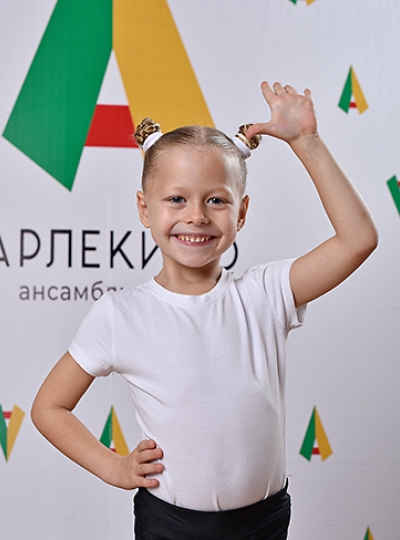 Михайлычева Василина